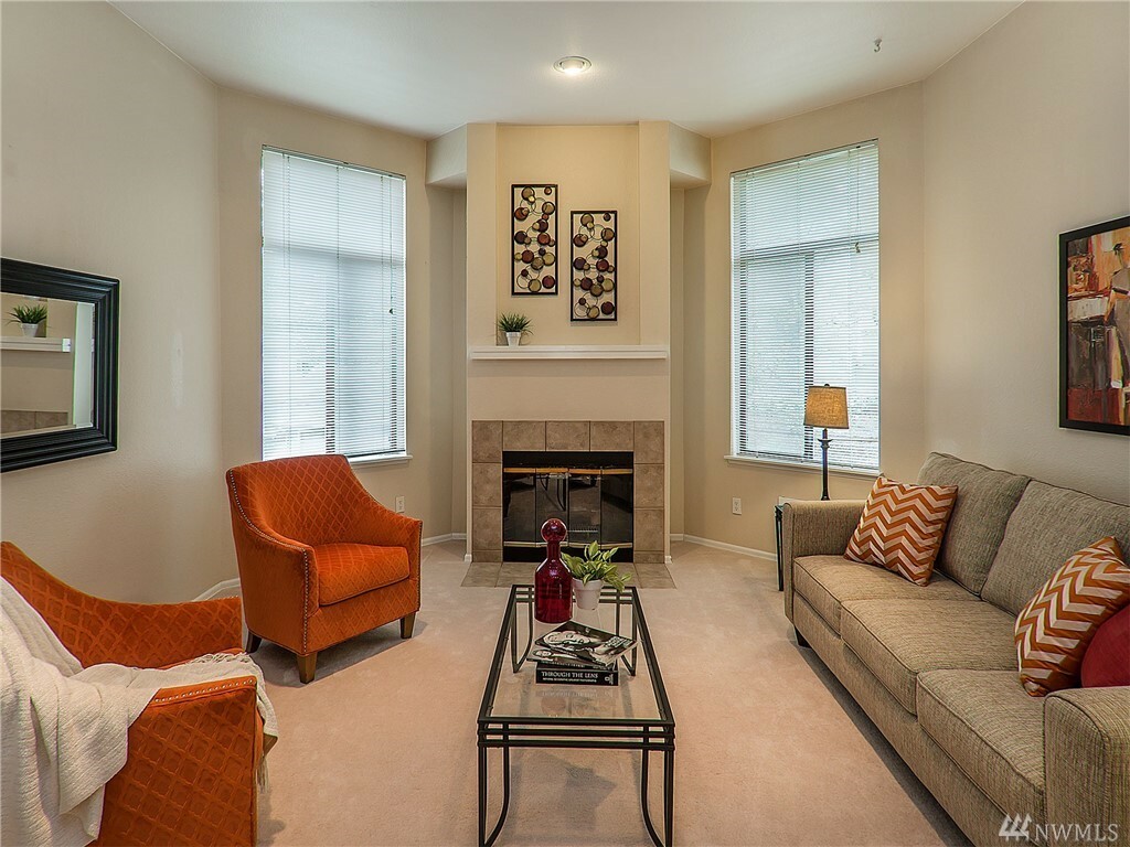 Property Photo: 9009 Avondale Rd NE M226 WA 98052