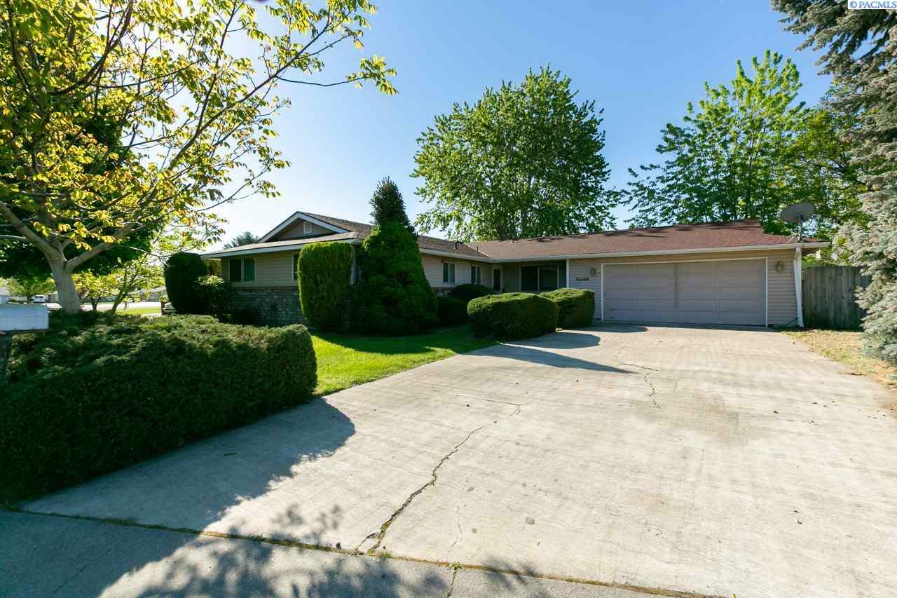 Property Photo:  2425 W Klamath Ave  WA 99337 