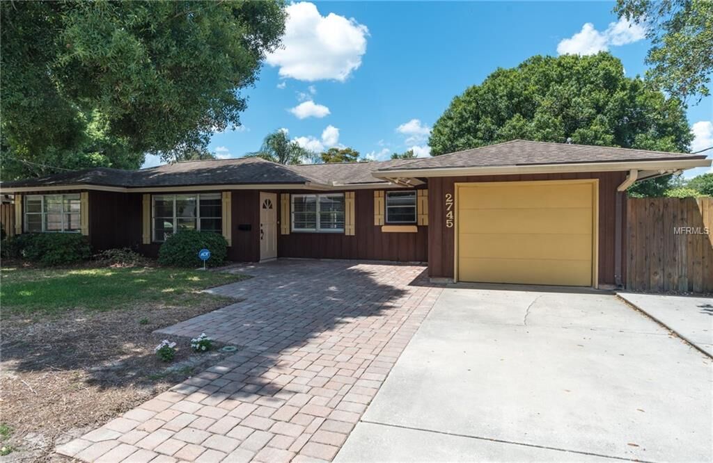 Property Photo: 2745 Wood Street FL 34237
