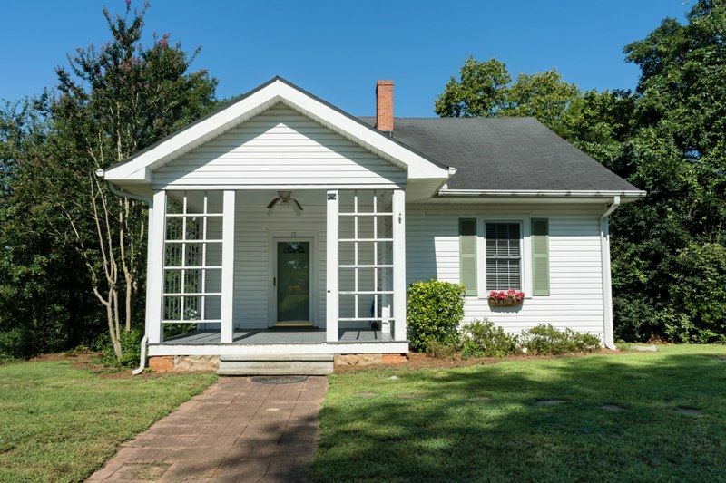 Property Photo:  17 Upland Street  SC 29365 