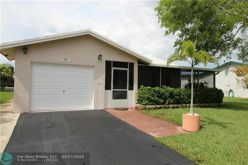 Property Photo:  9507 NW 72nd St  FL 33321 