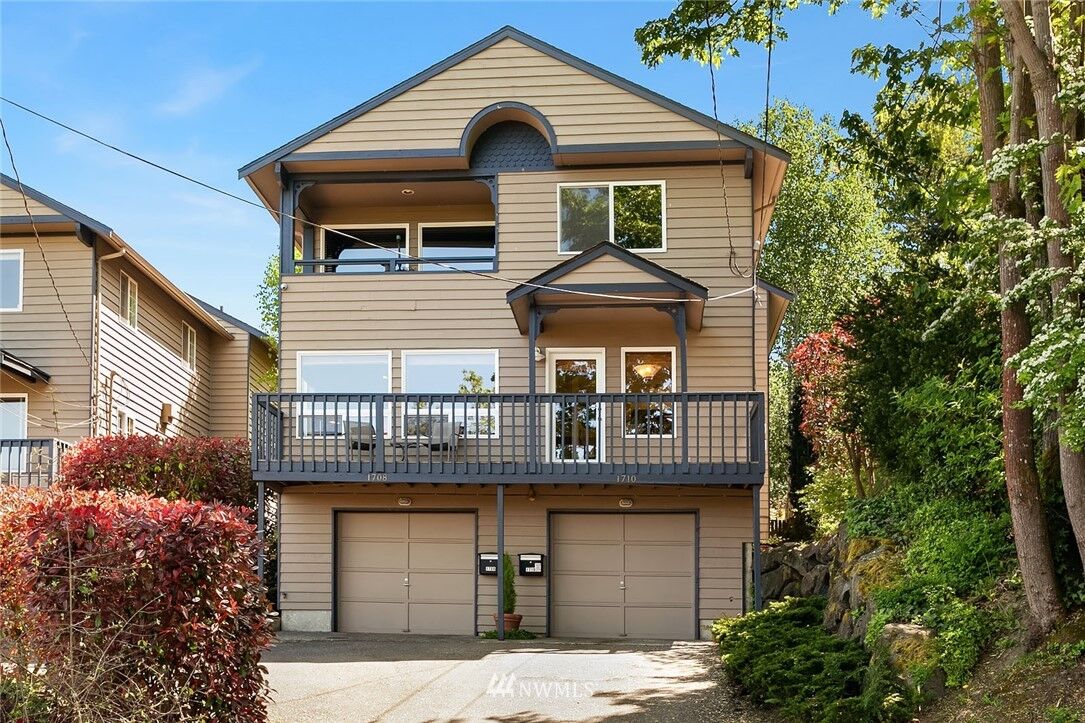 Property Photo: 1710 Bradner Place S WA 98144