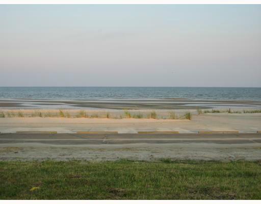 Property Photo: 407 N Beach Boulevard MS 39576