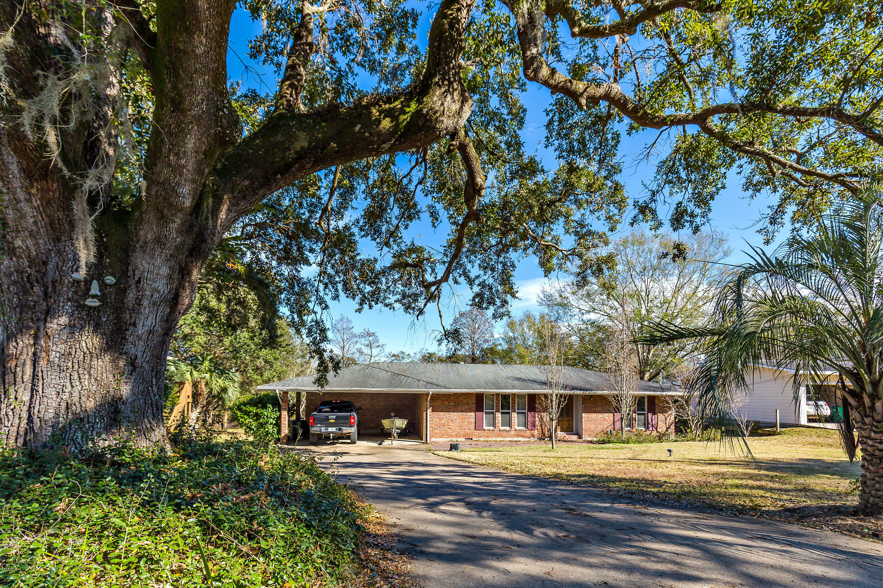 Property Photo: 5224 N Shore Circle MS 39563