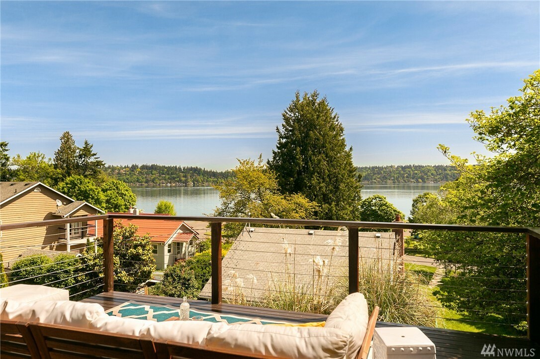 Property Photo: 4214 51st Ave S WA 98118