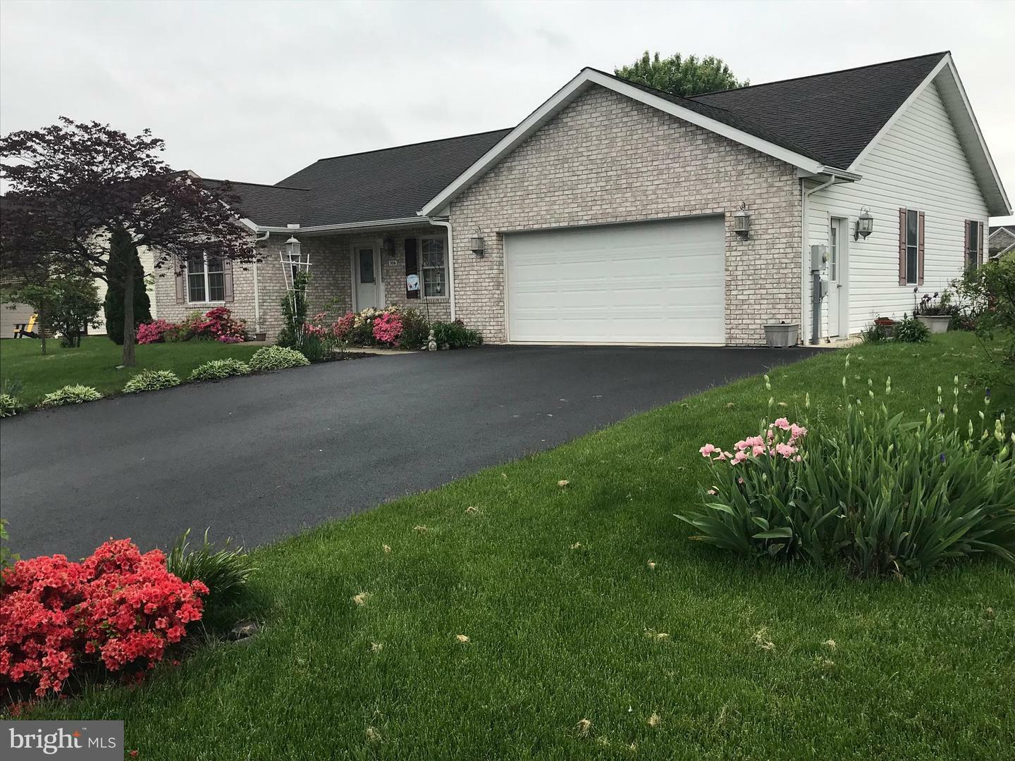 Property Photo: 306 Rose Ann Drive PA 17201