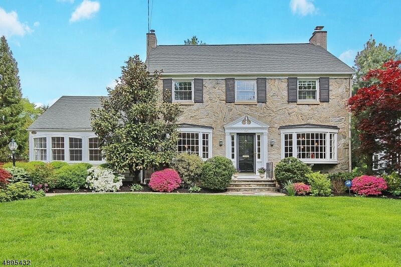 Property Photo: 247 Canterbury Rd NJ 07090