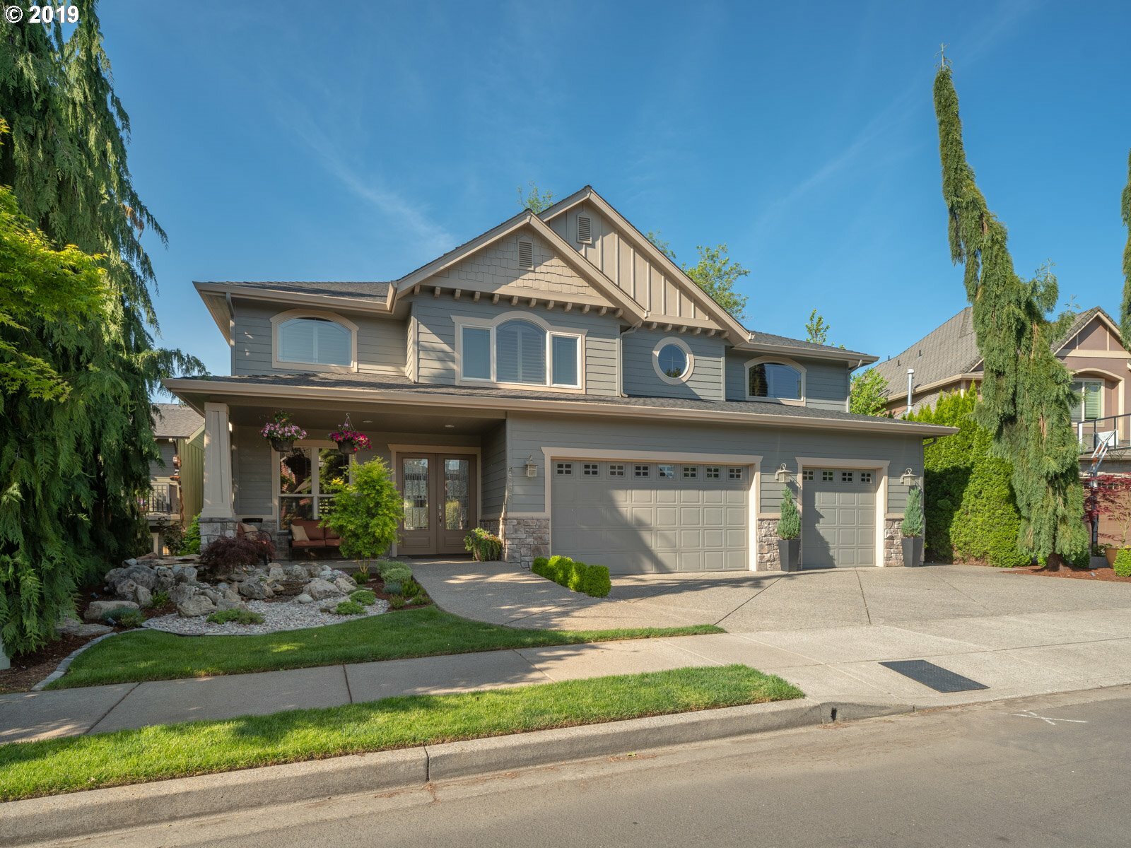 Property Photo: 669 W T St WA 98671