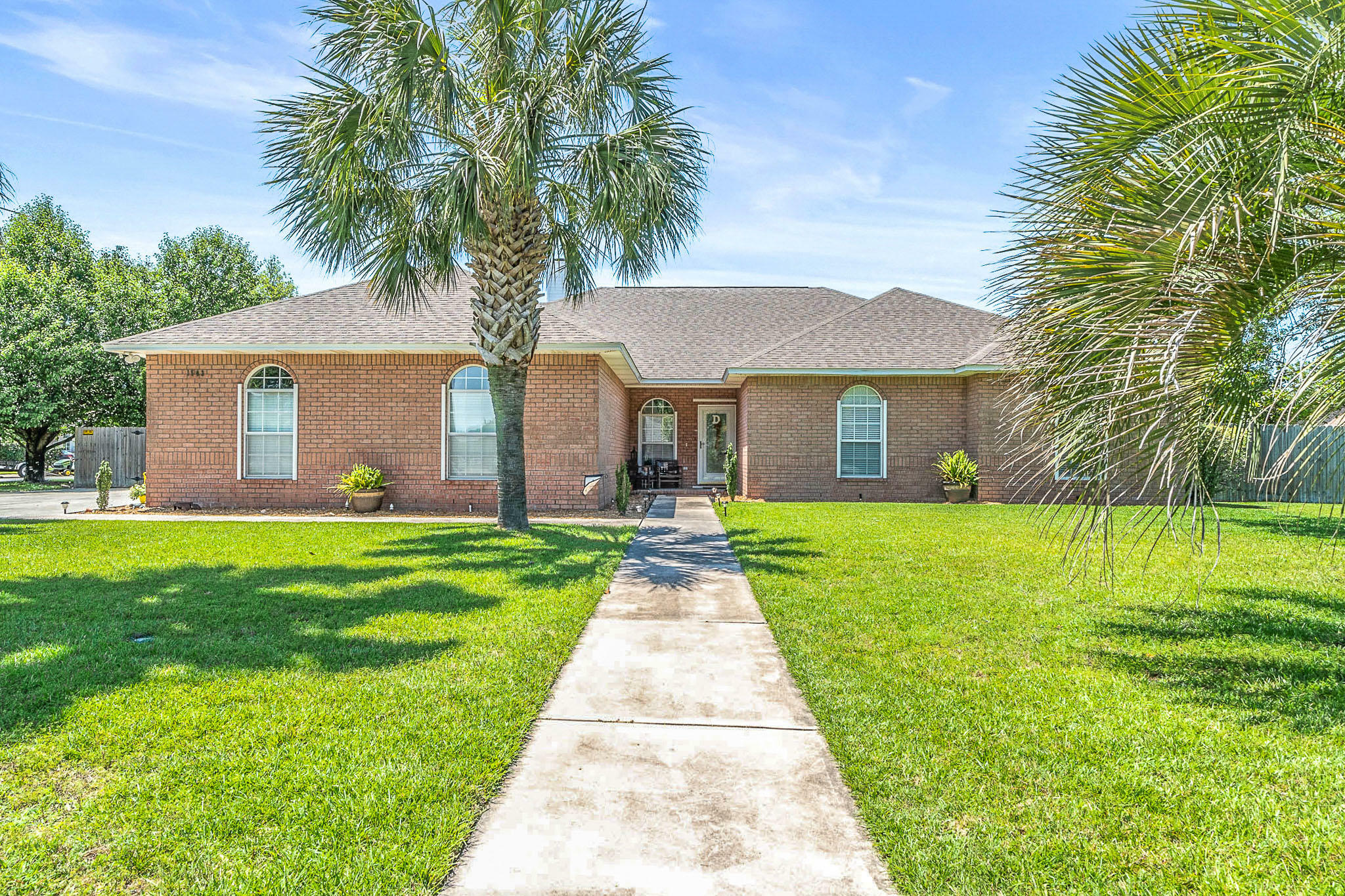 Property Photo:  1502 Navaho Court  FL 32507 