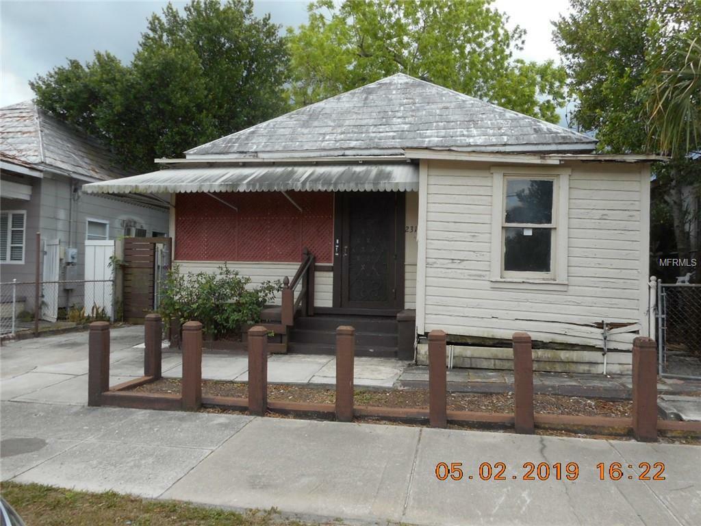 Property Photo:  2318 W Ivy Street  FL 33607 