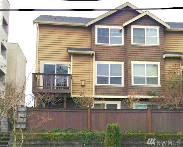 4515 8th Ave NE A  Seattle WA 98105 photo