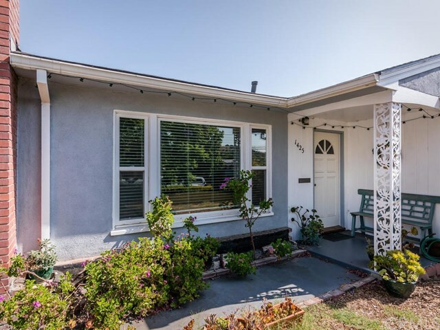 Property Photo:  1425 Sydney Street  CA 93401 