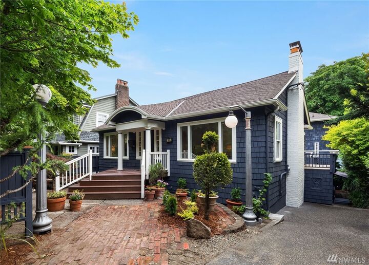 2616 10th Ave E  Seattle WA 98102 photo