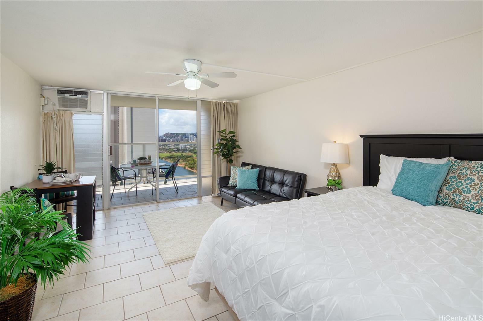 Property Photo:  445 Seaside Avenue 2508  HI 96815 