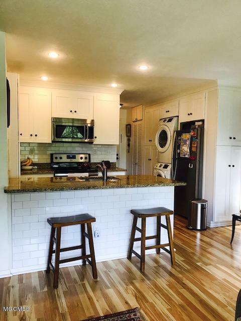Property Photo: 238 Lakeside Villa MS 39525