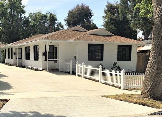 Property Photo: 5249 Comercio Avenue CA 91364