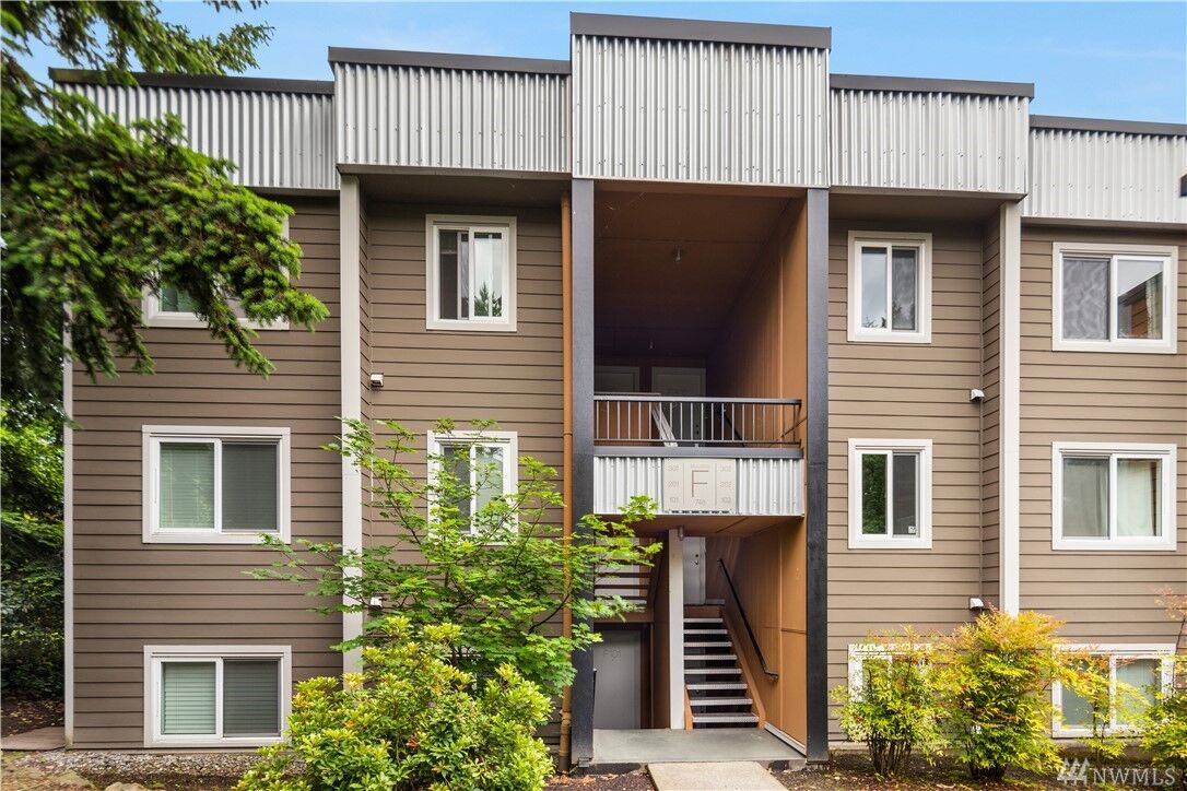 Property Photo:  746 Kirkland Circle F302  WA 98033 