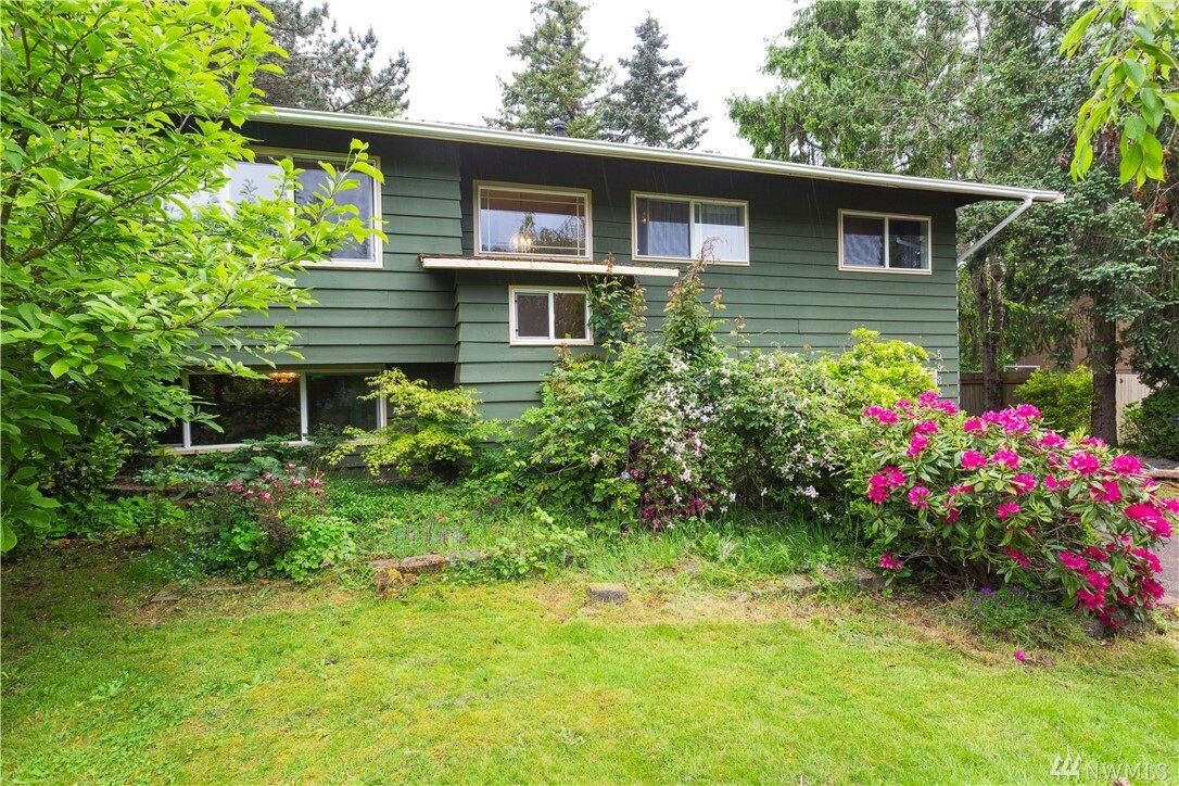 Property Photo:  5985 Paradise Dr  WA 98248 