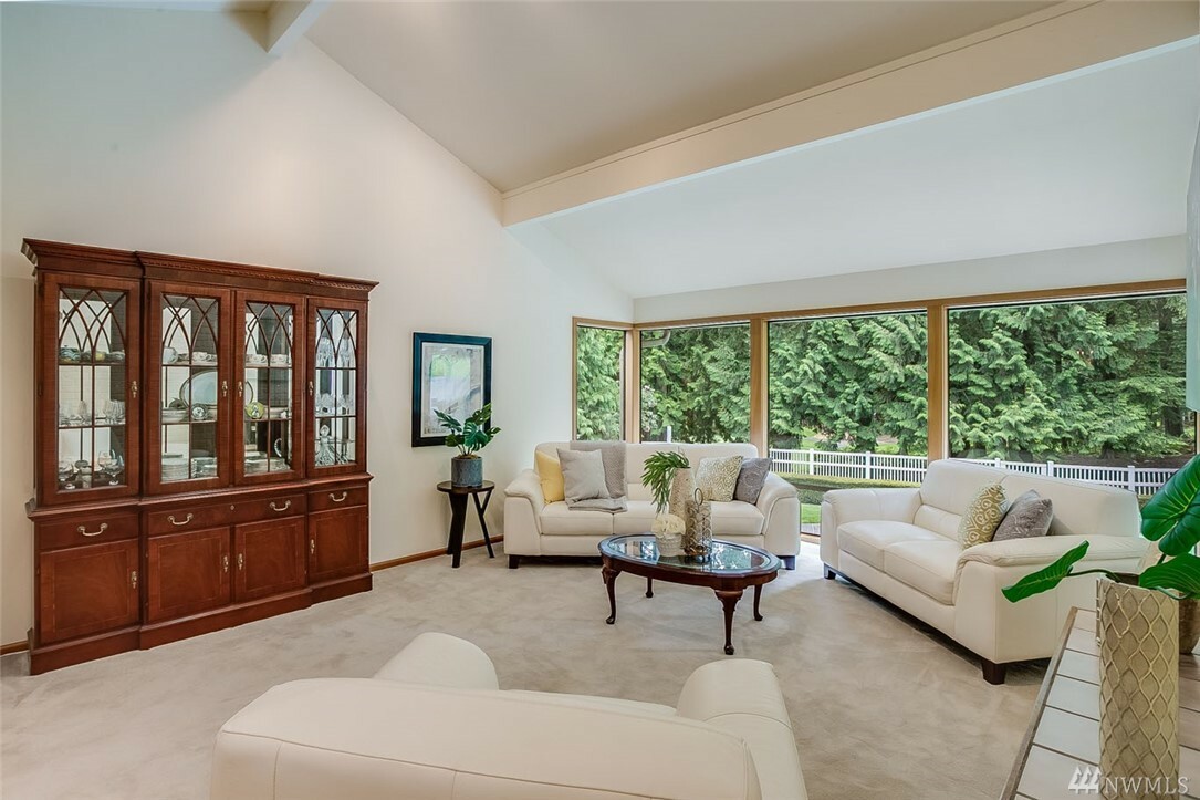 Property Photo: 3212 211th Ave NE WA 98074