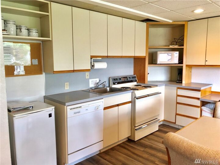 Property Photo: 8903 Crescent Bar Road NW 104 WA 98848