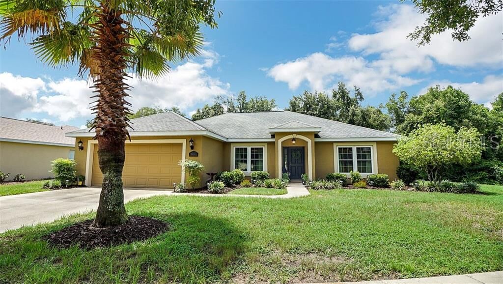 Property Photo:  10137 Rockdale Drive  FL 34788 