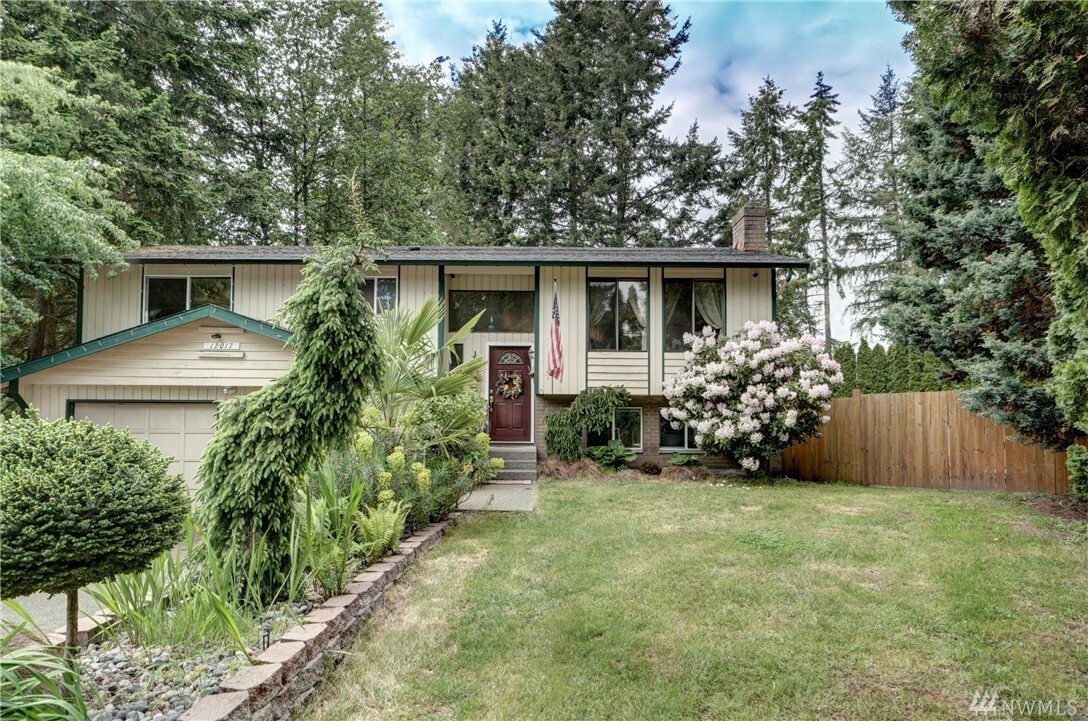 Property Photo:  12017 146 St Ct E  WA 98374 