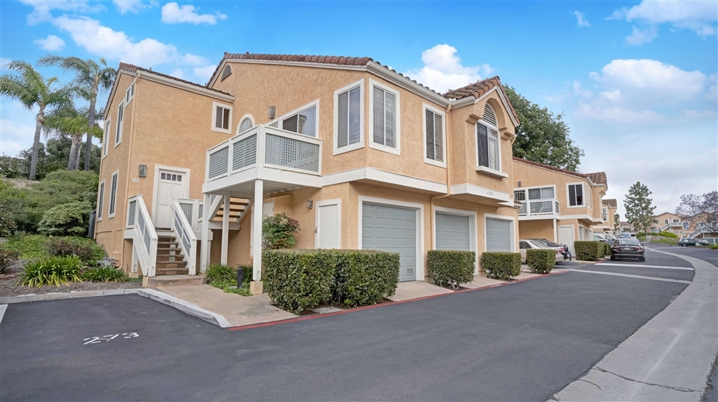 Property Photo:  4220 Vista Panorama Way #274  CA 92057 