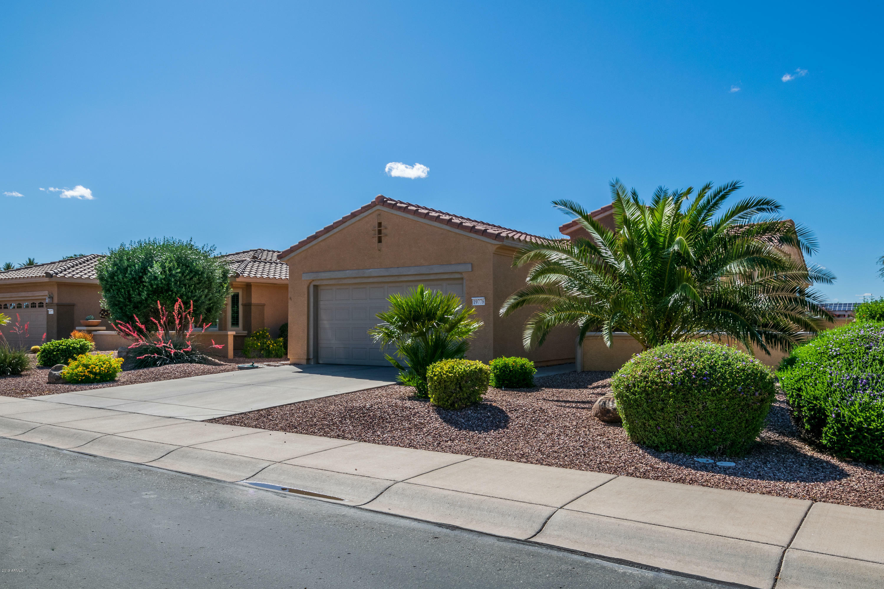 Property Photo:  19778 N Hidden Ridge Drive  AZ 85374 