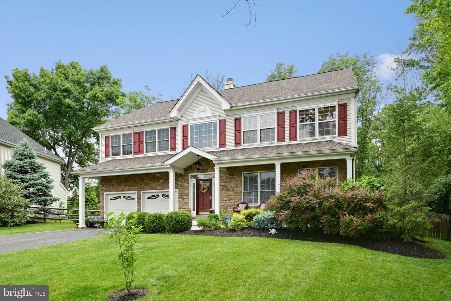 Property Photo:  7 Rumson Court  NJ 08534 