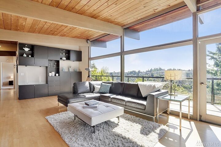 Property Photo: 3241 30th Ave W WA 98199