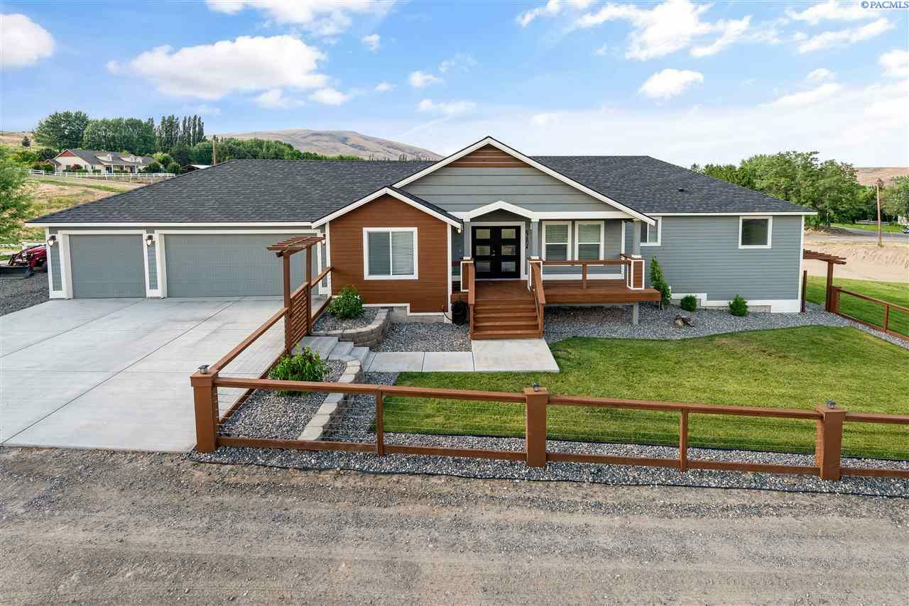 Property Photo:  67804 N SR 225  WA 99320-8666 