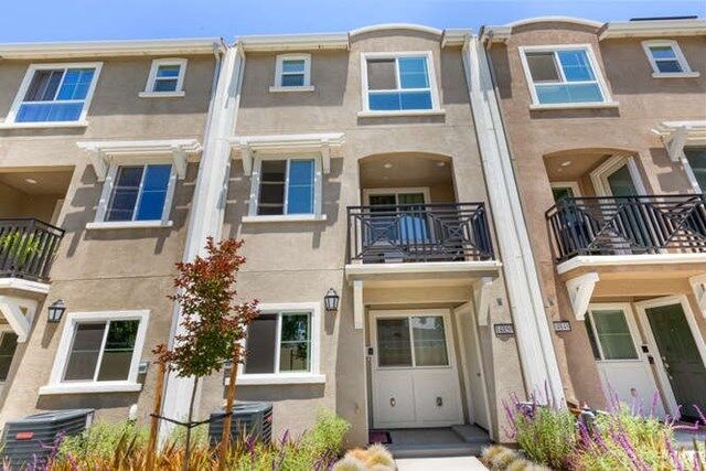 Property Photo:  14850 Maple  CA 91402 