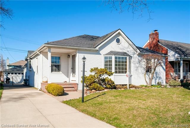 Property Photo:  22447 Bayview Drive  MI 48081 