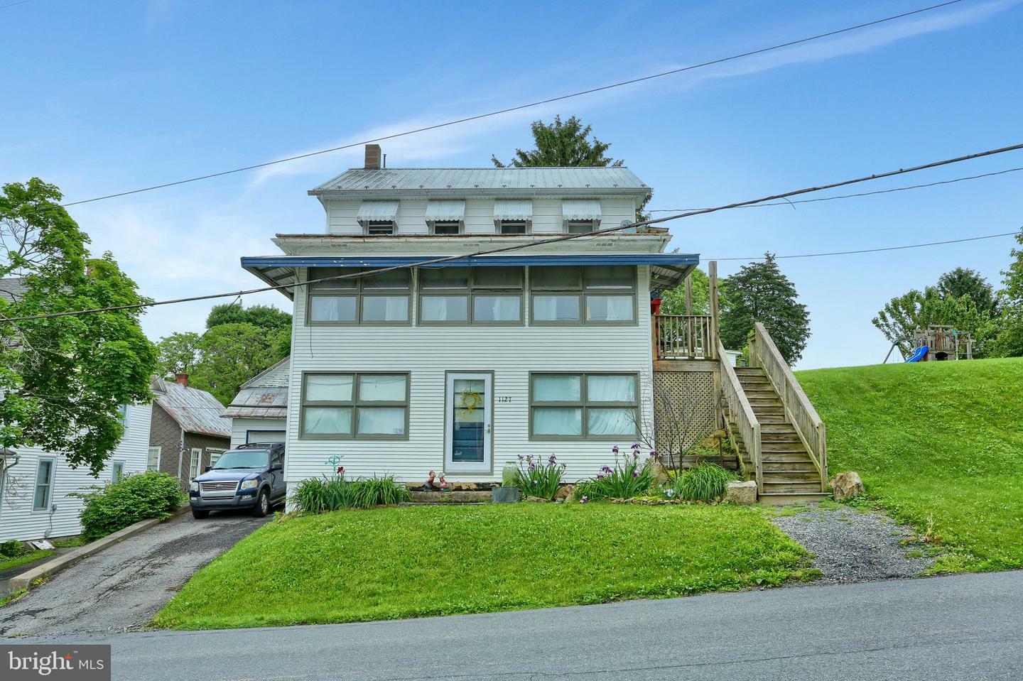 Property Photo: 1127 Hickory Road PA 17017