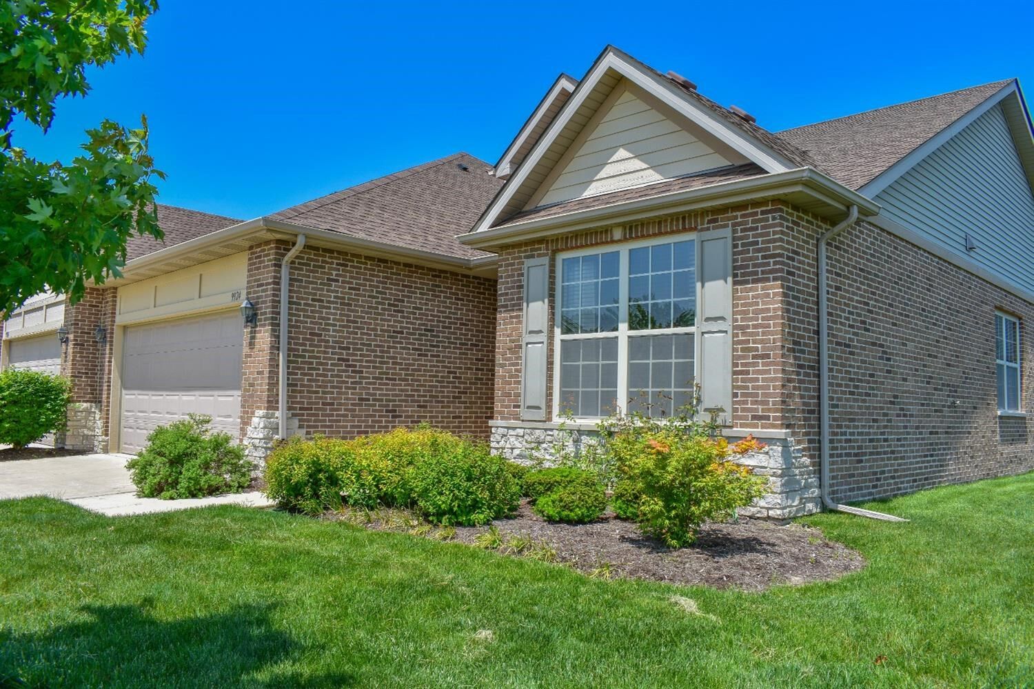 Property Photo:  9924 Settlers Court  IN 46373 