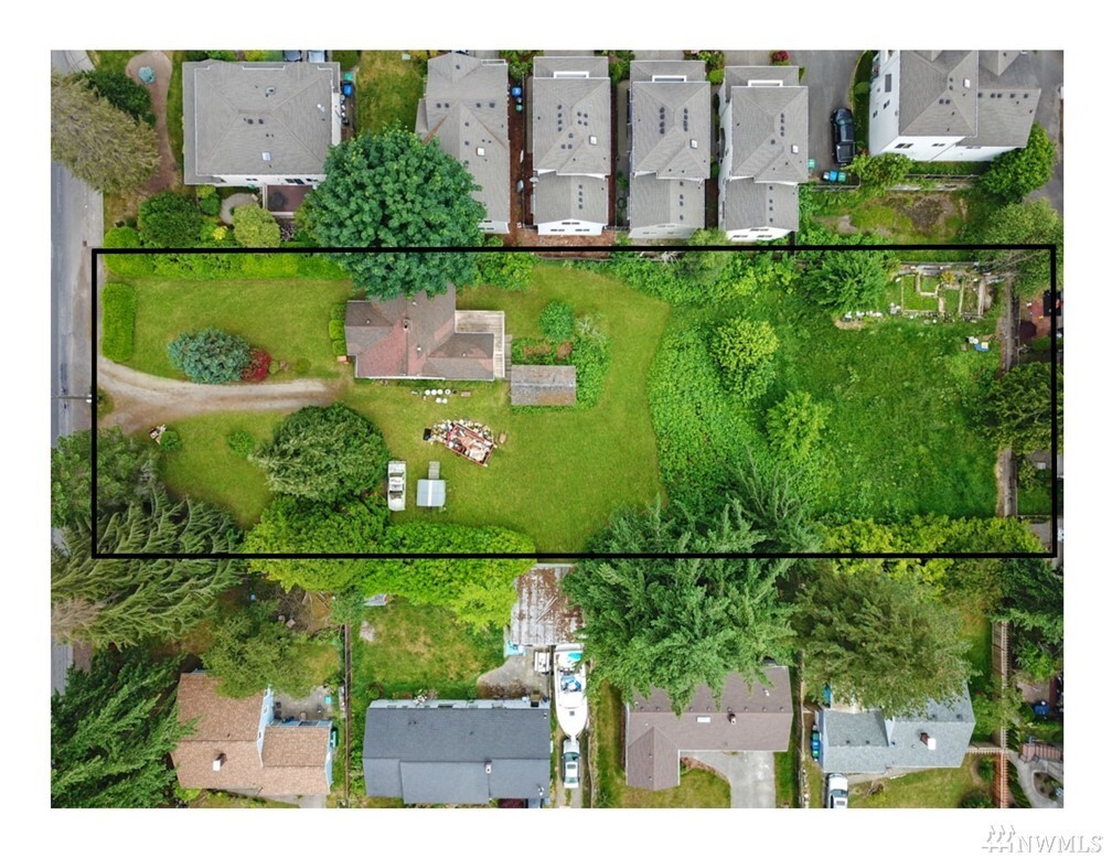 Property Photo: 16318 Linden Ave N WA 98133