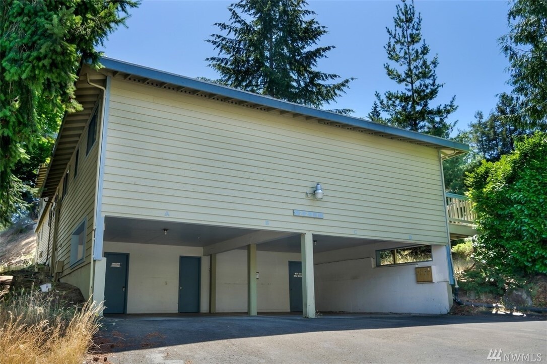 Property Photo: 2211 NE 197th Place WA 98155