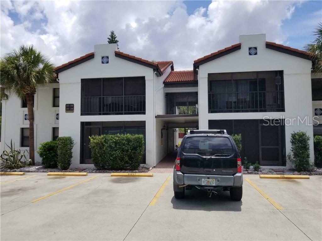 Property Photo: 631 N Orange Avenue 204 FL 34236