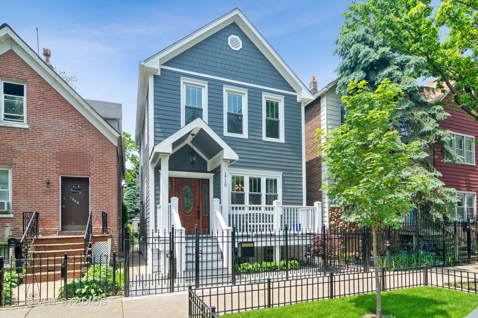 Property Photo: 1710 N Artesian Avenue IL 60647