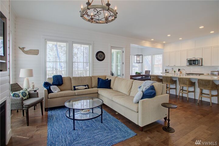 Property Photo:  49 Seaside Lane  WA 98571 