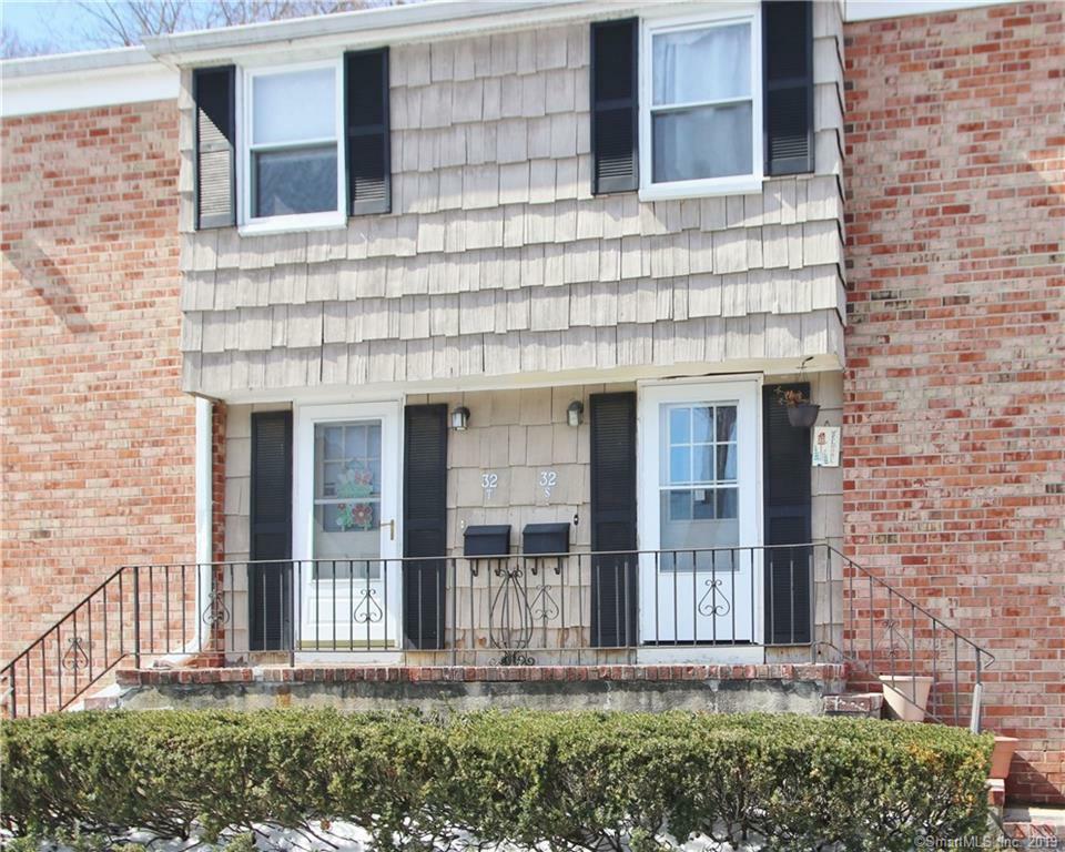 Property Photo:  32 Weed Hill Avenue T  CT 06907 