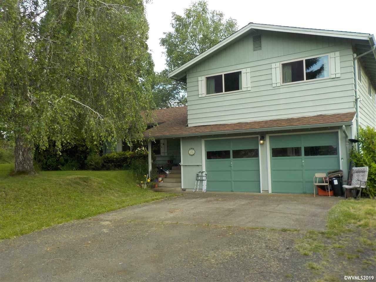 Property Photo: 1709 West Hills Rd OR 97370