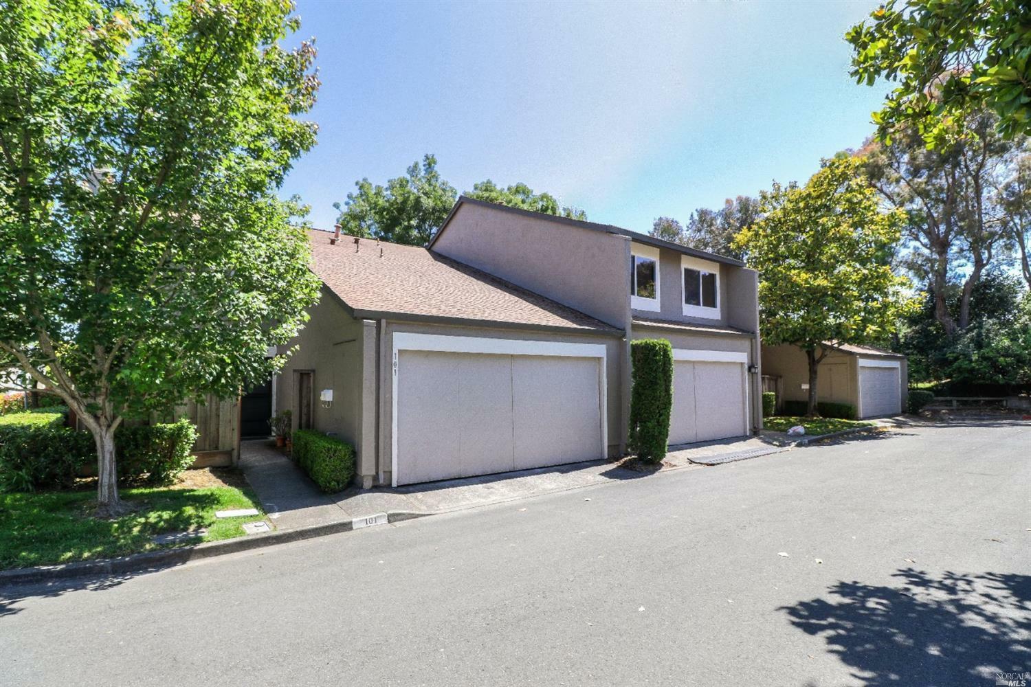 Property Photo:  101 Spruce Place  CA 94945 