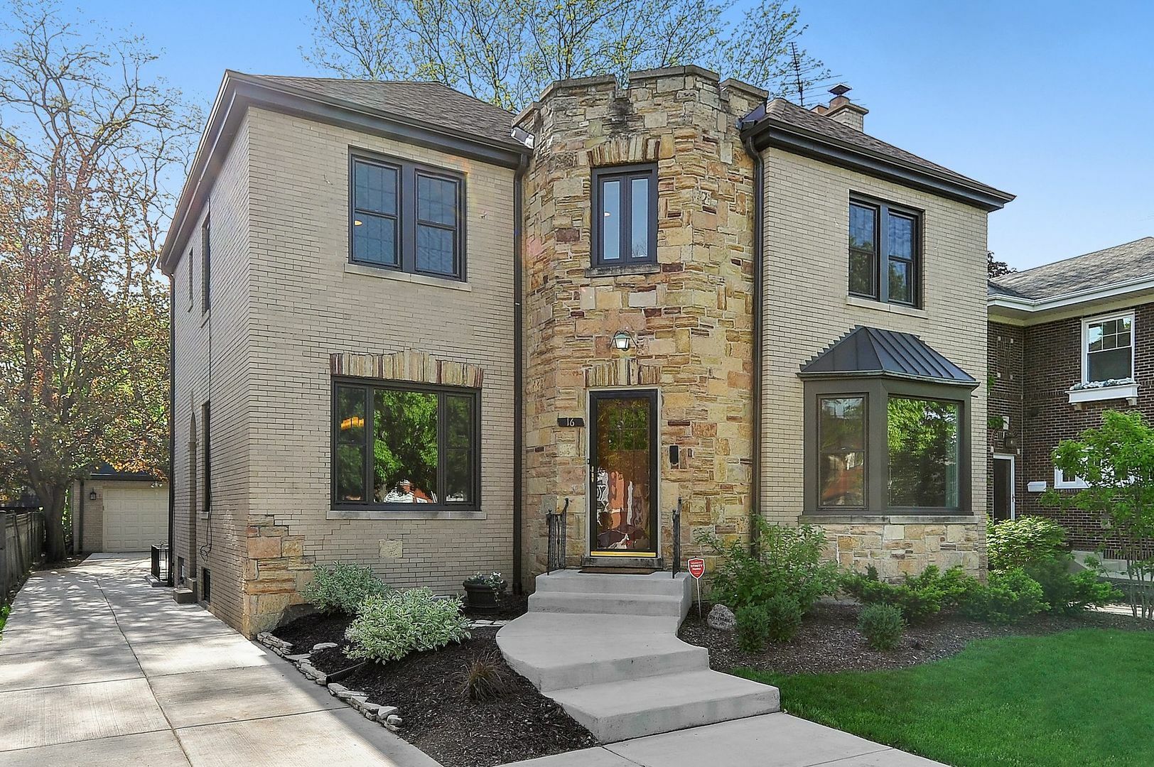 Property Photo: 16 Wisner Street IL 60068