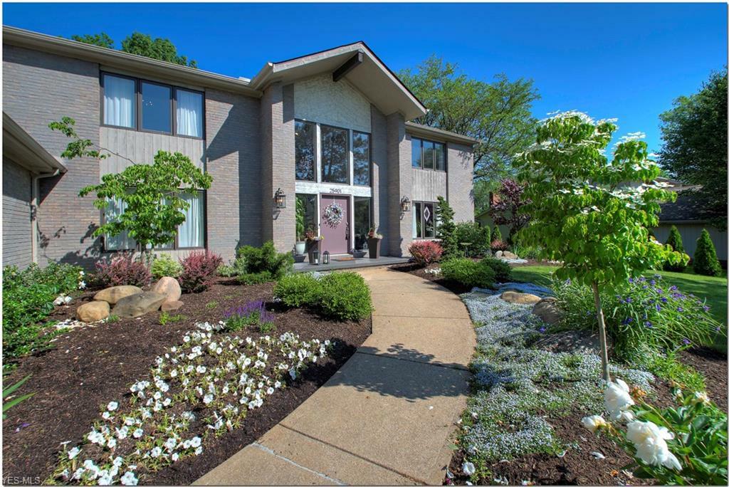 Property Photo: 25901 Annesley Road OH 44122