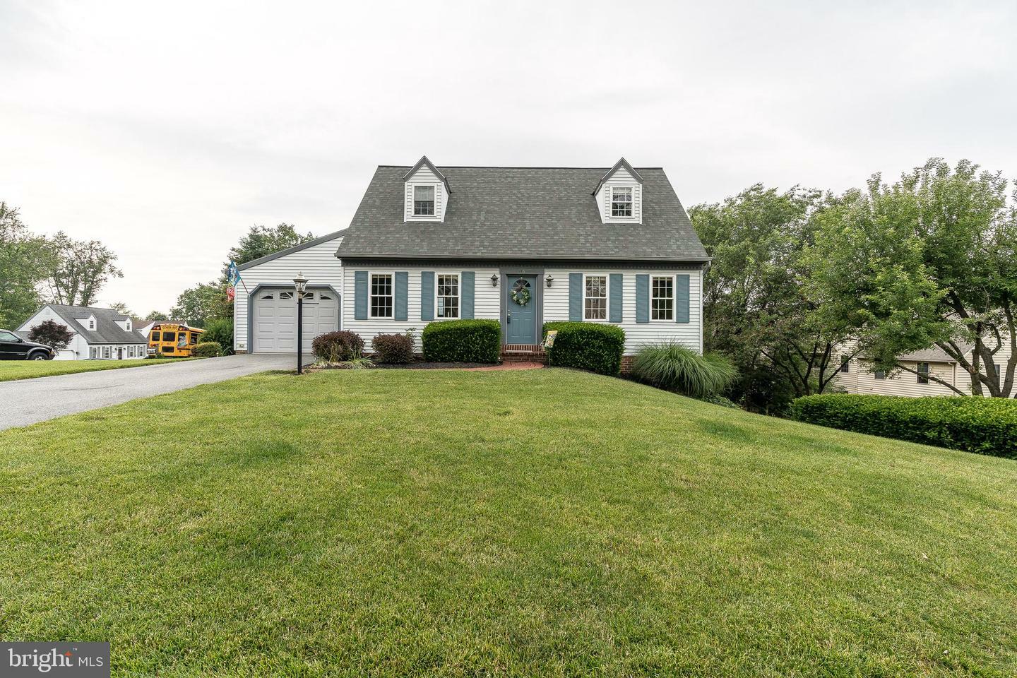 Property Photo: 146 Hampden Drive PA 17554