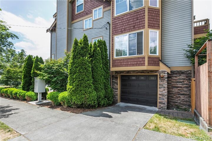 Property Photo:  1700 NW 58th St 101  WA 98107 