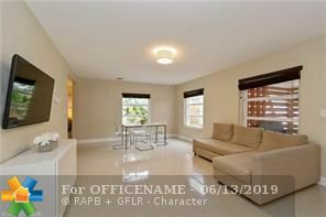 Property Photo:  300 SW 11th Ct  FL 33315 