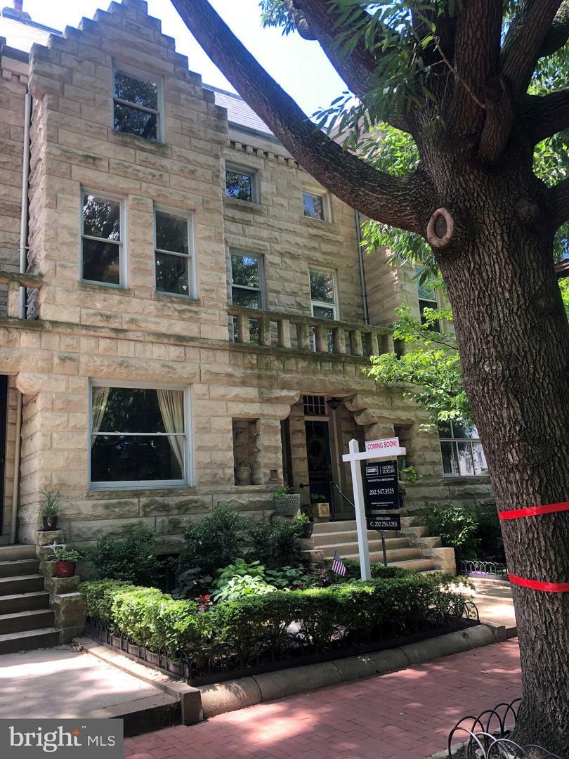 Property Photo: 1113 E Capitol Street SE DC 20003