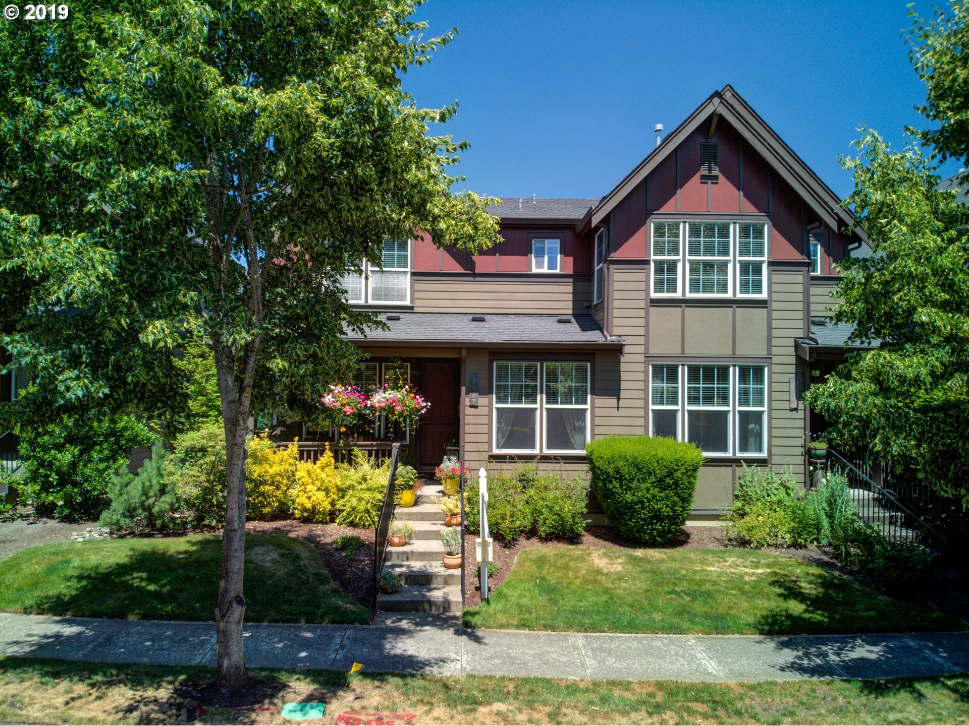 Property Photo: 7127 NE Stonewater St OR 97124